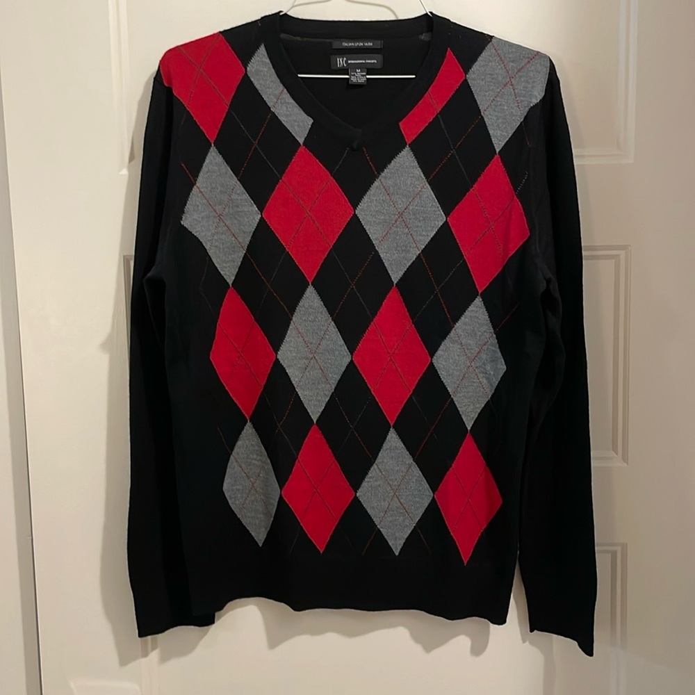 International Concepts Men’s V-Neck - Black with Red and Gray Argyle